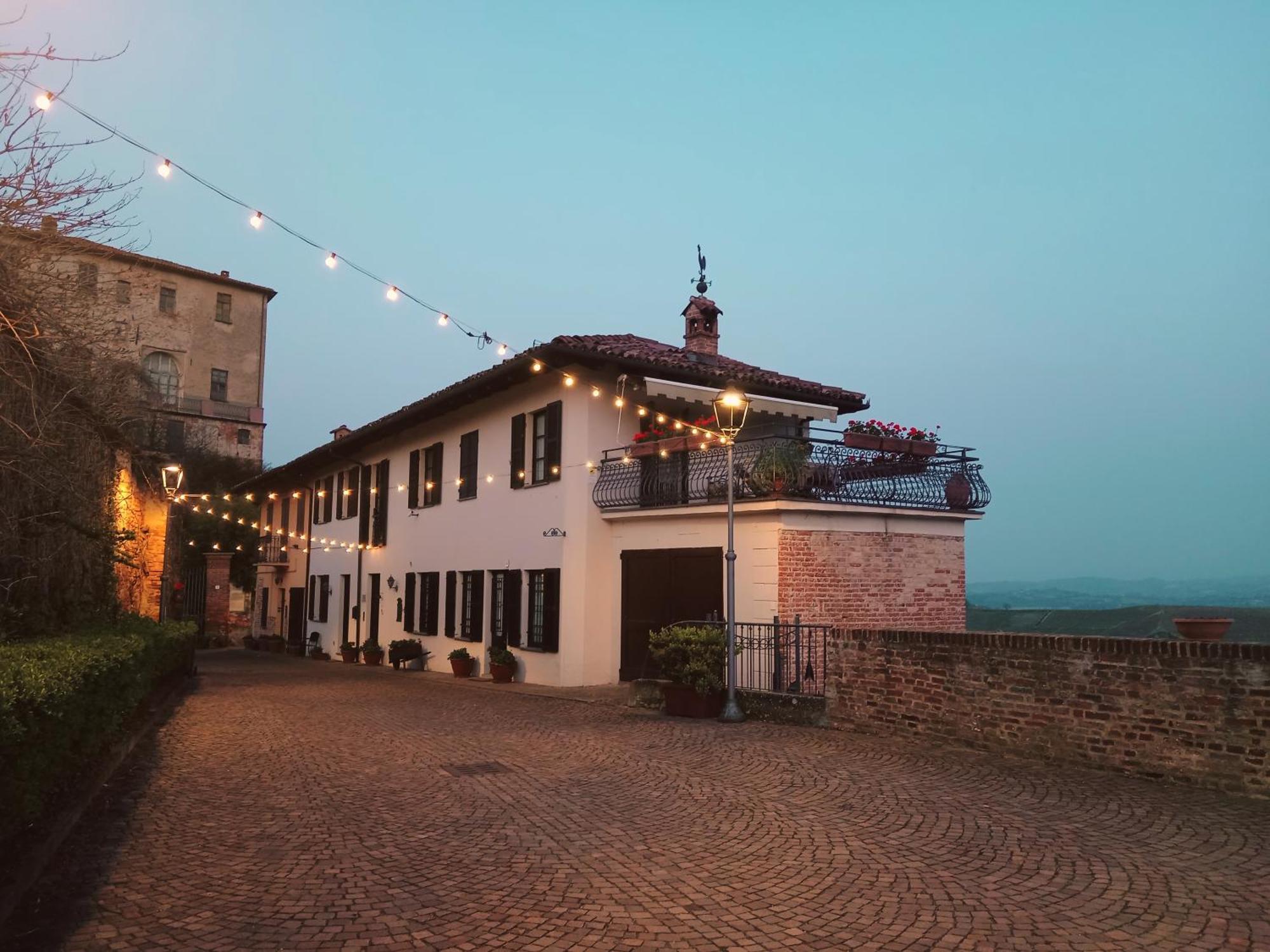 Teresa Al Belvedere Rooms&Holidayapartments Camere&Appartamenti Castellinaldo Exteriör bild